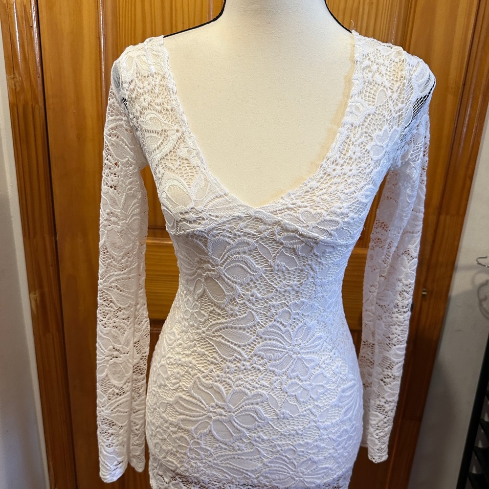 (SOLD) White Lace Beach Cover Up